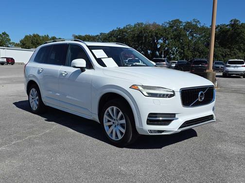 2016 Volvo XC90 T6 Momentum