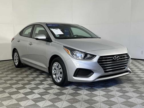2022 Hyundai Accent SE