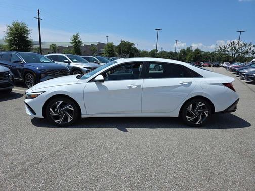 2025 Hyundai ELANTRA Limited