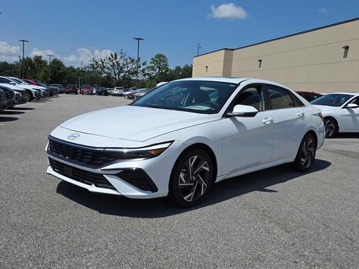 2025 Hyundai ELANTRA Limited