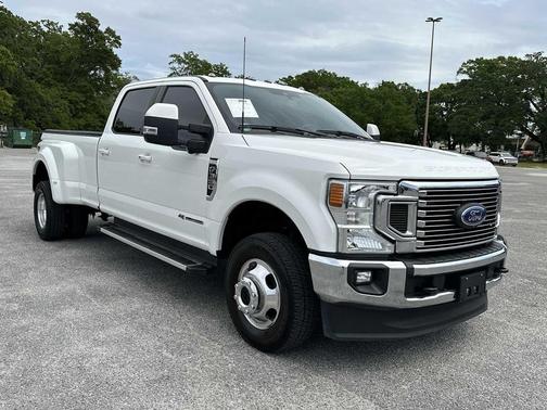 Star White Metallic Tri-Coat 2022 Ford F-350 Lariat