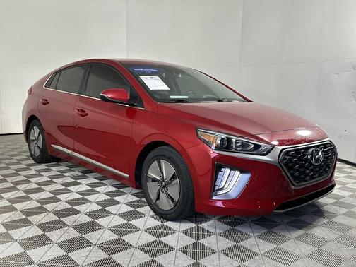 2022 Hyundai IONIQ Hybrid SE