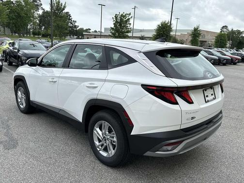 Serenity White Pearl 2026 Hyundai TUCSON SE