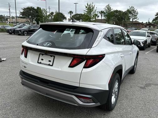 Serenity White Pearl 2026 Hyundai TUCSON SE