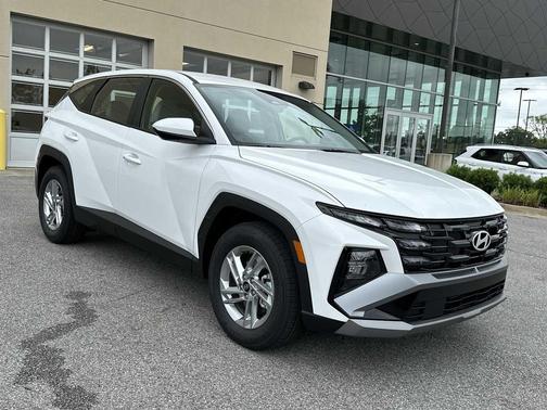 Serenity White Pearl 2026 Hyundai TUCSON SE