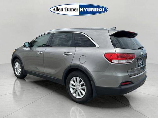 Titanium Silver 2017 Kia Sorento LX