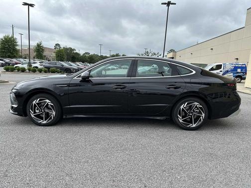 Abyss Black 2026 Hyundai SONATA SEL