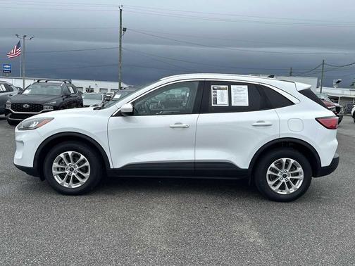 Oxford White 2020 Ford Escape SE
