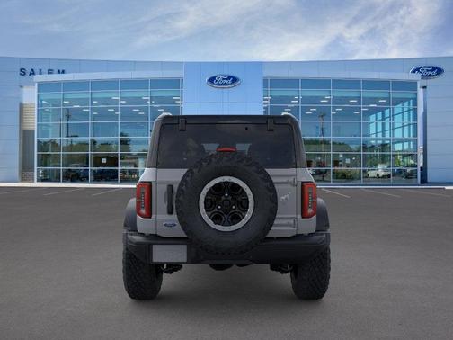 Oxford White 2026 Ford Bronco Badlands