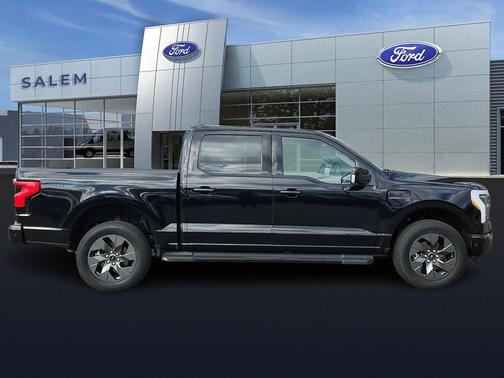 2022 Ford F-150 Lightning LARIAT