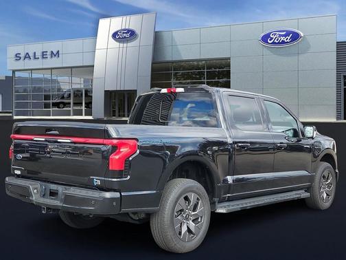 2022 Ford F-150 Lightning LARIAT