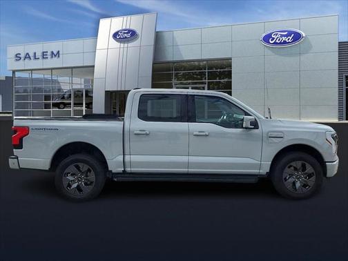 2023 Ford F-150 Lightning LARIAT
