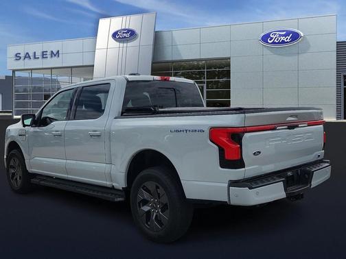 2023 Ford F-150 Lightning LARIAT