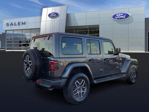 2025 Jeep Wrangler 4-Door Sahara 4x4