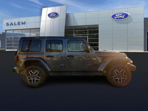 2025 Jeep Wrangler 4-Door Sahara 4x4