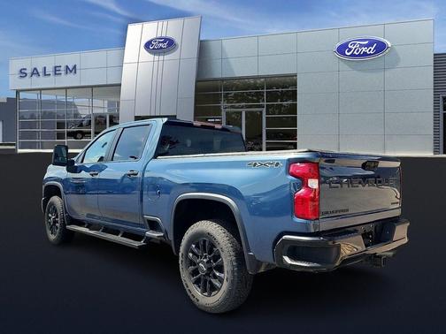 Lakeshore Blue 2025 Chevrolet Silverado 2500 Custom