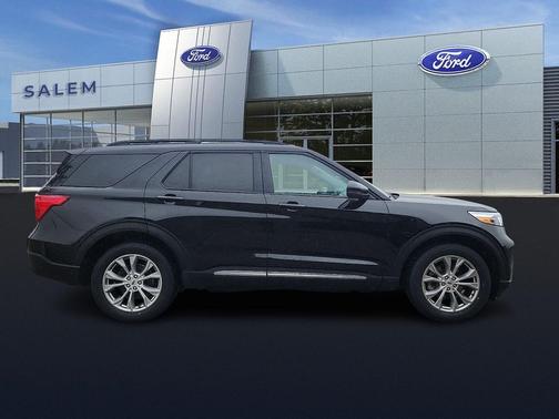Black Metallic 2023 Ford Explorer XLT