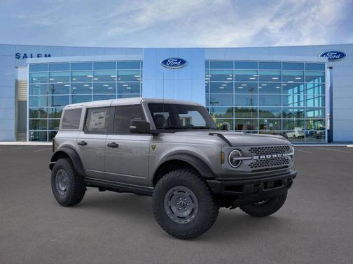 Gray Metallic 2025 Ford Bronco Badlands