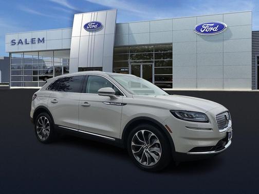 Pearl Metallic 2022 Lincoln Nautilus Reserve