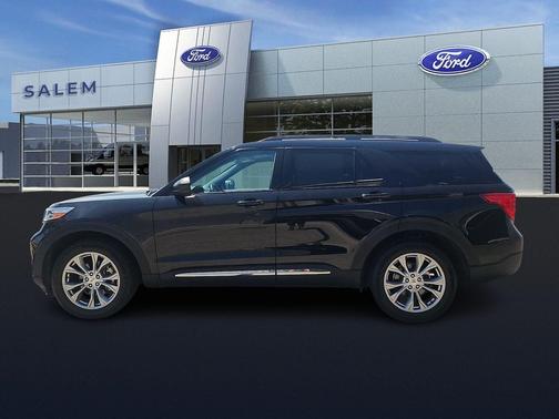 Black Metallic 2022 Ford Explorer XLT
