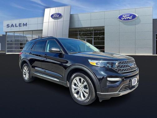 Black Metallic 2022 Ford Explorer XLT