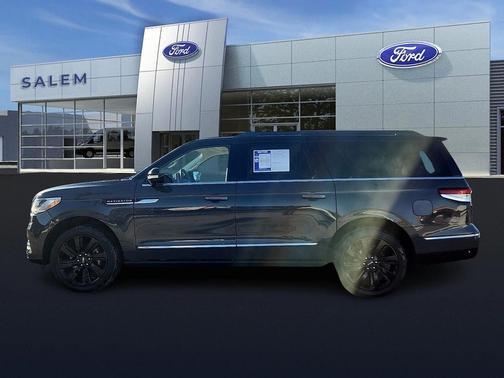 2022 Lincoln Navigator Black Label