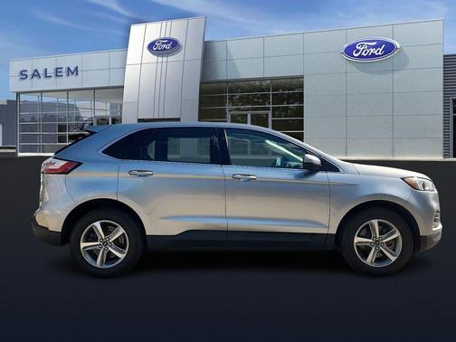 Silver Metallic 2023 Ford Edge SEL