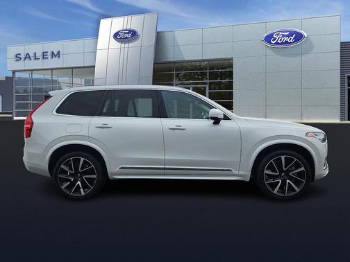 2024 Volvo XC90 B6 Plus Bright Theme 7-Seater