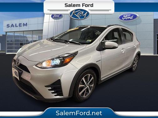 Classic Silver Metallic 2018 Toyota Prius c One