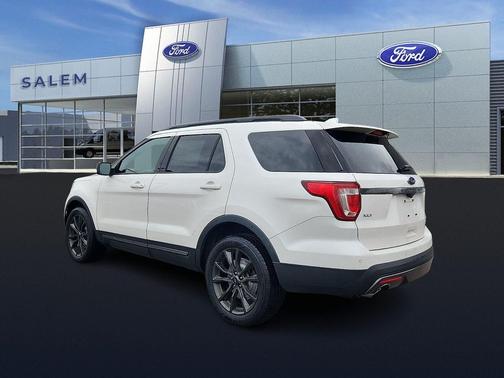 White Platinum Clearcoat Metallic 2017 Ford Explorer XLT