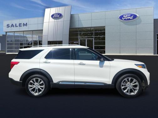 White Metallic 2023 Ford Explorer Limited