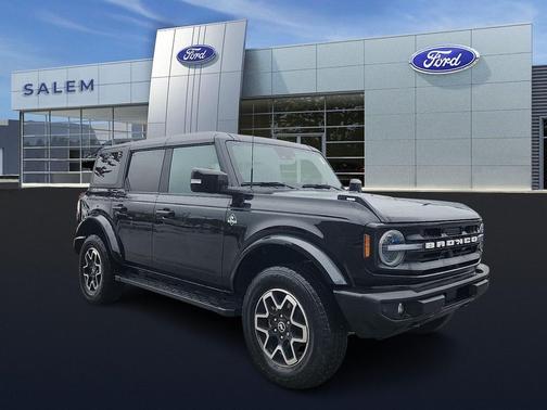 Shadow Black 2024 Ford Bronco Outer Banks
