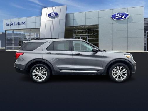 Carbonized Gray Metallic 2023 Ford Explorer XLT