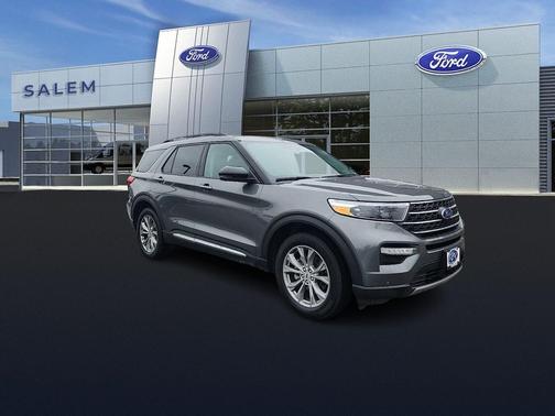 Gray Metallic 2023 Ford Explorer XLT