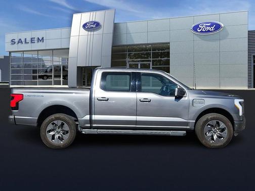 2023 Ford F-150 Lightning LARIAT