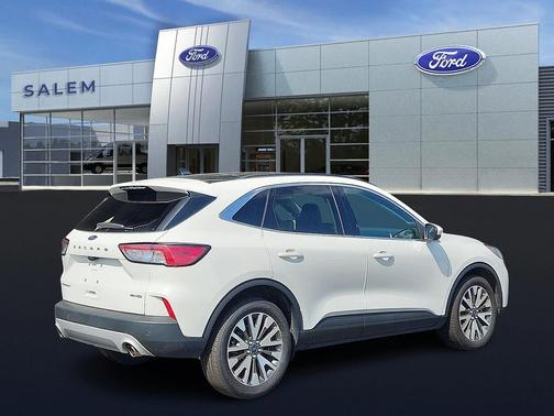 2022 Ford Escape Titanium