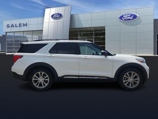 White Metallic 2020 Ford Explorer XLT