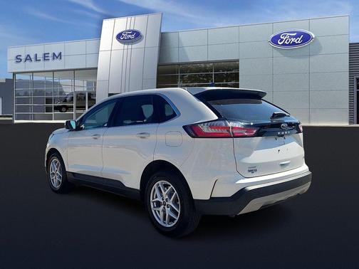 White Metallic 2022 Ford Edge SEL