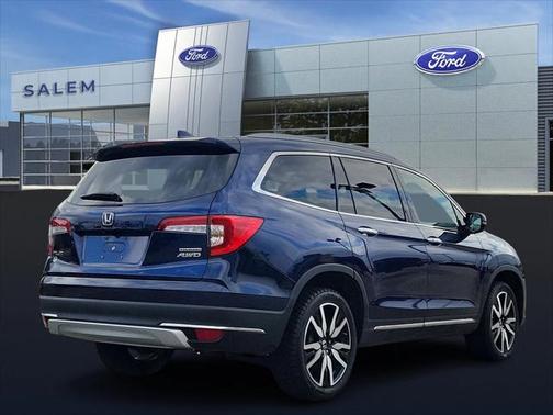 2022 Honda Pilot Touring 8-Passenger