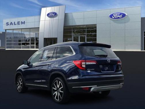 2022 Honda Pilot Touring 8-Passenger