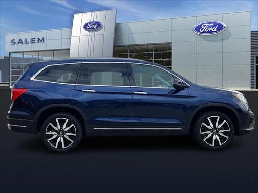 2022 Honda Pilot Touring 8-Passenger