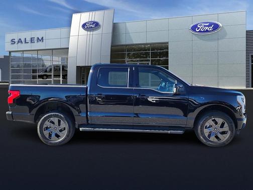 2024 Ford F-150 Lightning LARIAT