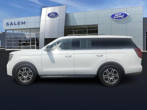 White Metallic 2025 Ford Expedition Active