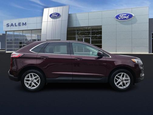 Burgundy Velvet Metallic Tinted Clearcoat 2023 Ford Edge SEL