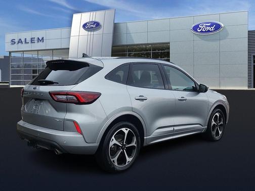 Silver Metallic 2023 Ford Escape ST-Line Select