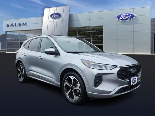 Silver Metallic 2023 Ford Escape ST-Line Select