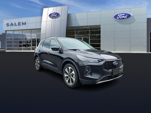 Agate Black Metallic 2024 Ford Escape Platinum