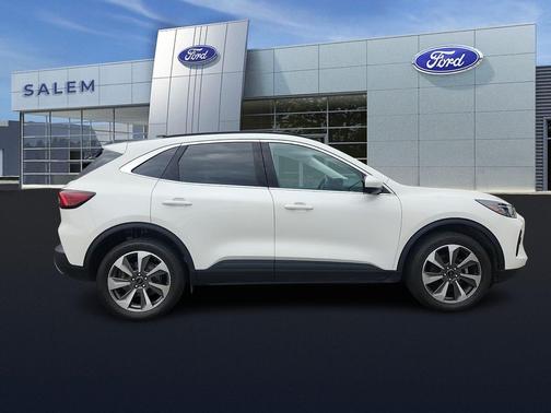 Star White Metallic Tri-Coat 2024 Ford Escape Platinum