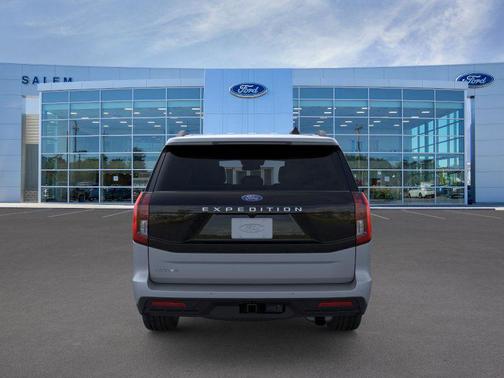 Glacier Gray Metallic Tri-Coat 2026 Ford Expedition Active