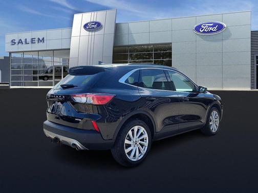 Agate Black Metallic 2022 Ford Escape Titanium